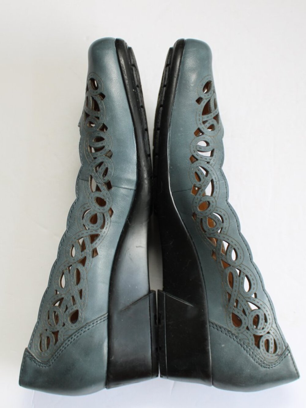 Earth Shoe Leather Bayside Heavy Padded Laser Cut Slip-On Wedges Shoes Blue sz 8 - Picture 6 of 8